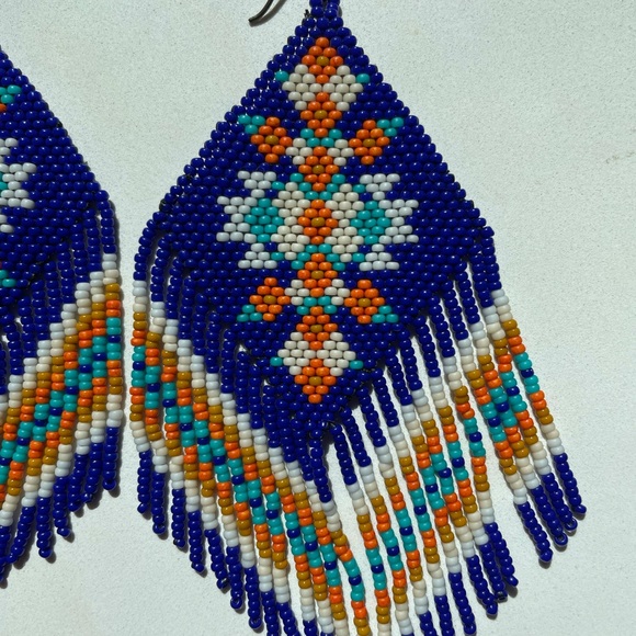 Gorgeous seed bead earrings - Picture 4 of 4